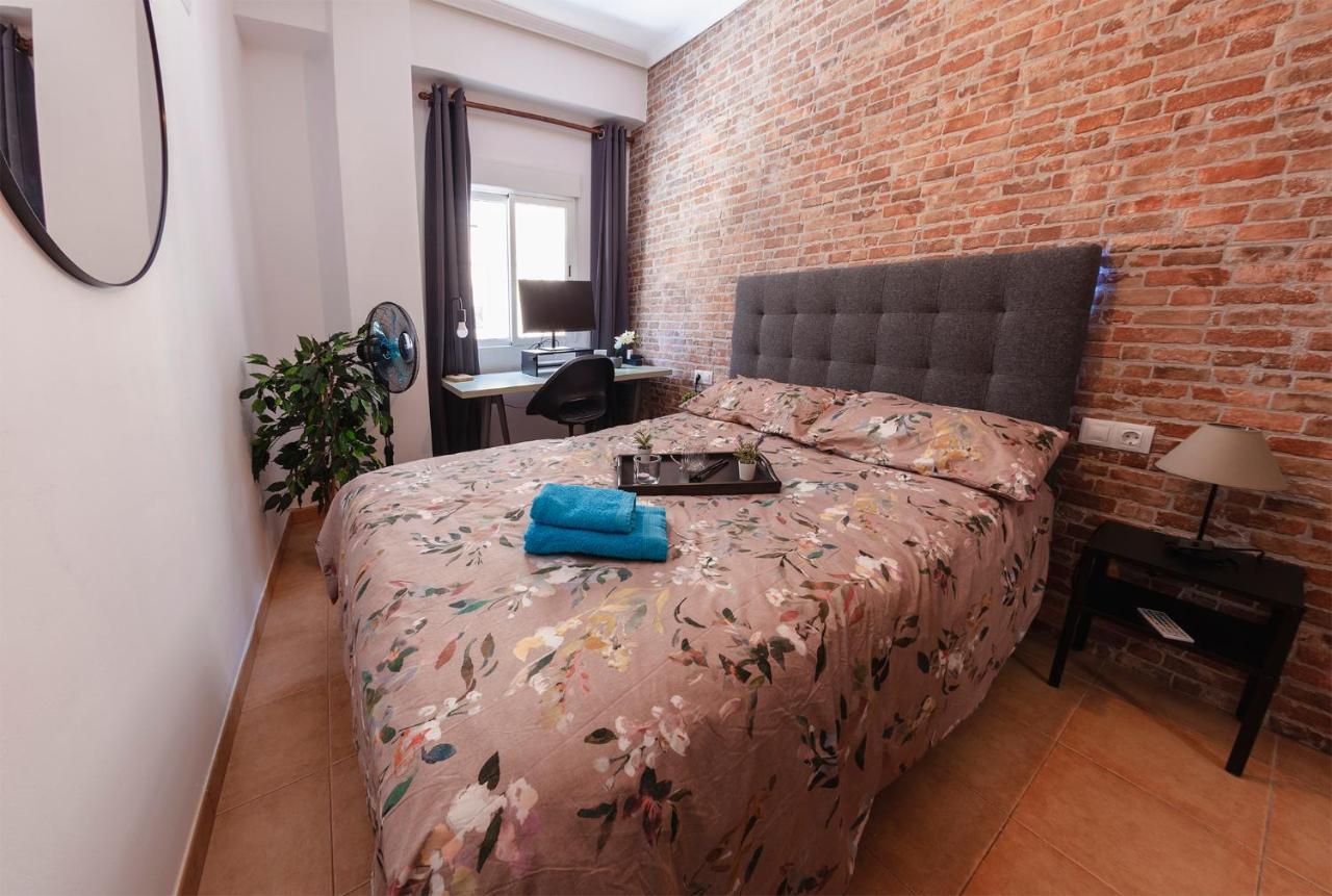 Luxury Artistic Digital Nomad 2 Bedroom W/Terrace Valencia Bagian luar foto